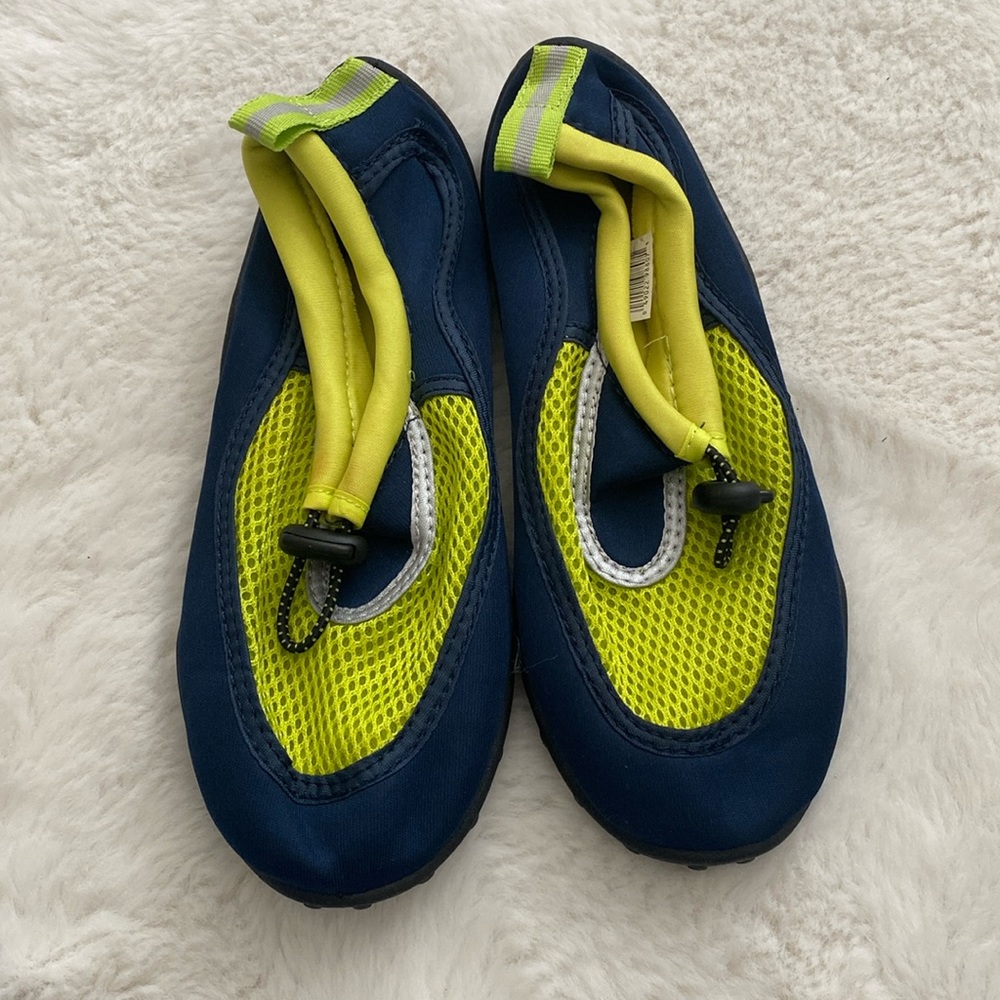 Westloop boys water shoes blue size 2-3